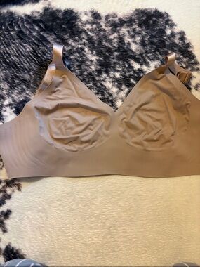 Eby Seamless Nude Wireless Bra - Smooth Comfort Medium DD